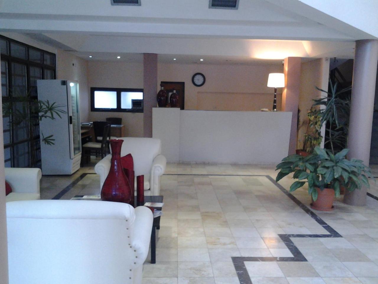 Hotel Lazaro Villa Mercedes Eksteriør billede