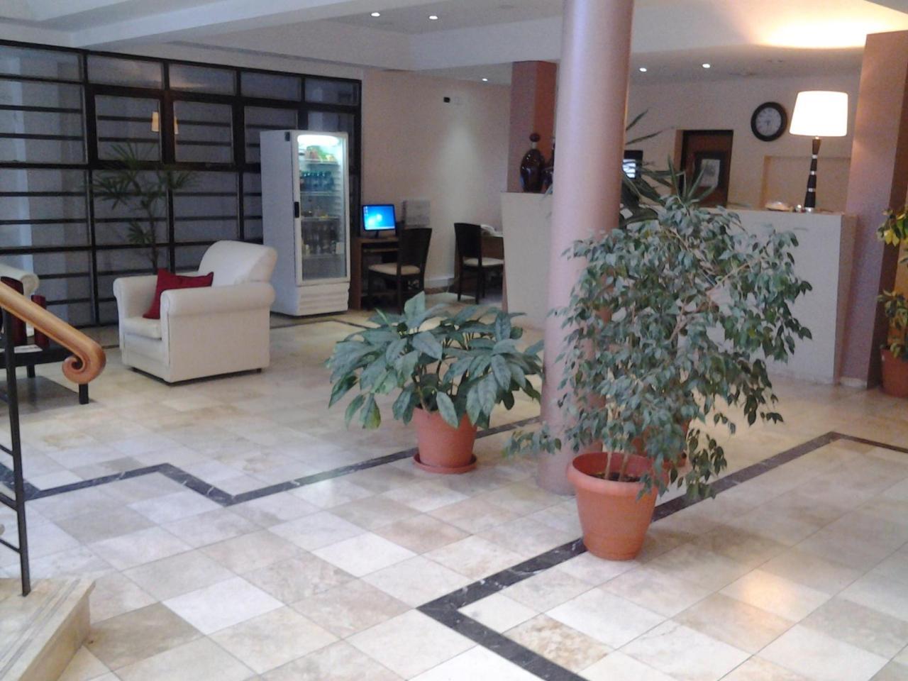 Hotel Lazaro Villa Mercedes Eksteriør billede